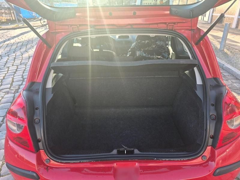 Gebraucht Renault Clio II 75 PS (55 kW) 2008 Rot Kleinwagen