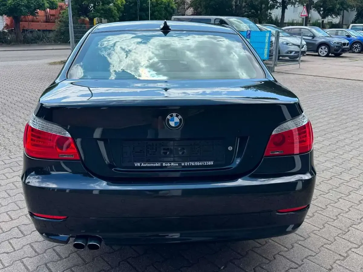 Gebraucht BMW 530 Shadowline 235 PS (172 kW) 2009 Black sapphire metallic Limousine