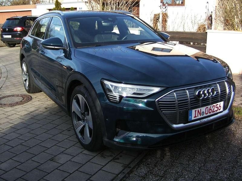 Gebraucht Audi e-tron S-Line 230 kW (313 PS) 2020 Galaxisblau metallic SUV