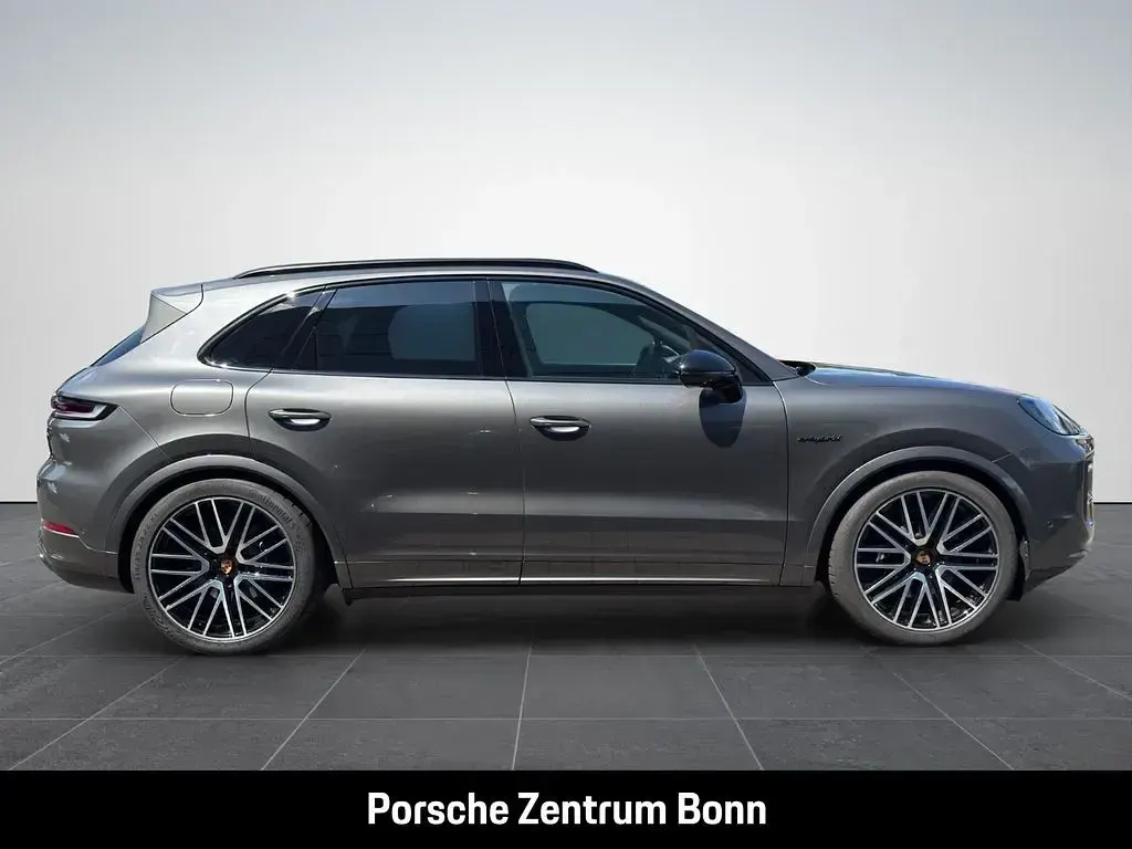 Gebraucht Porsche Cayenne E-Hybrid Black Edition 470 PS (345 kW) 2025 Grau SUV