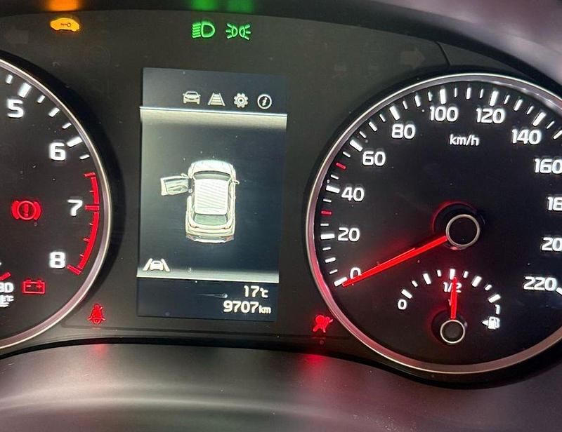 Gebraucht Kia Stonic Vision 84 PS (61 kW) 2022 Rot SUV