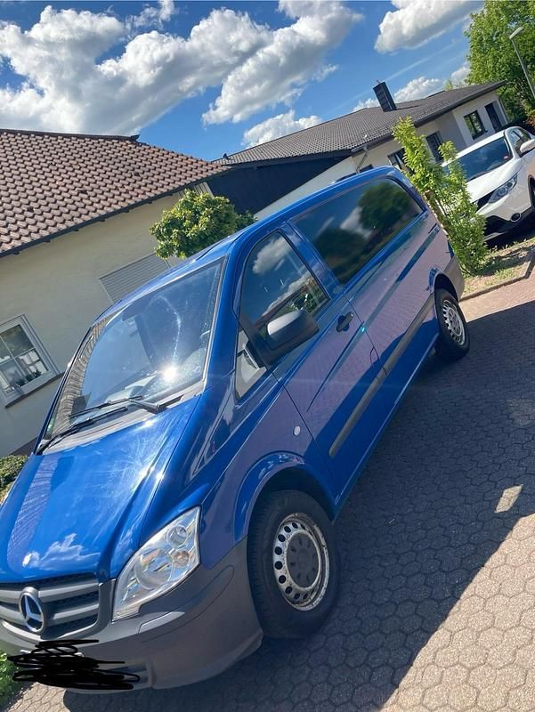 Blau Gebraucht 2011 Mercedes Vito Van | 12.750 € - Bild 1/4