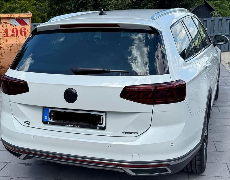Gebraucht VW Passat Alltrack 200 PS (147 kW) 2022 Weiß Kombi