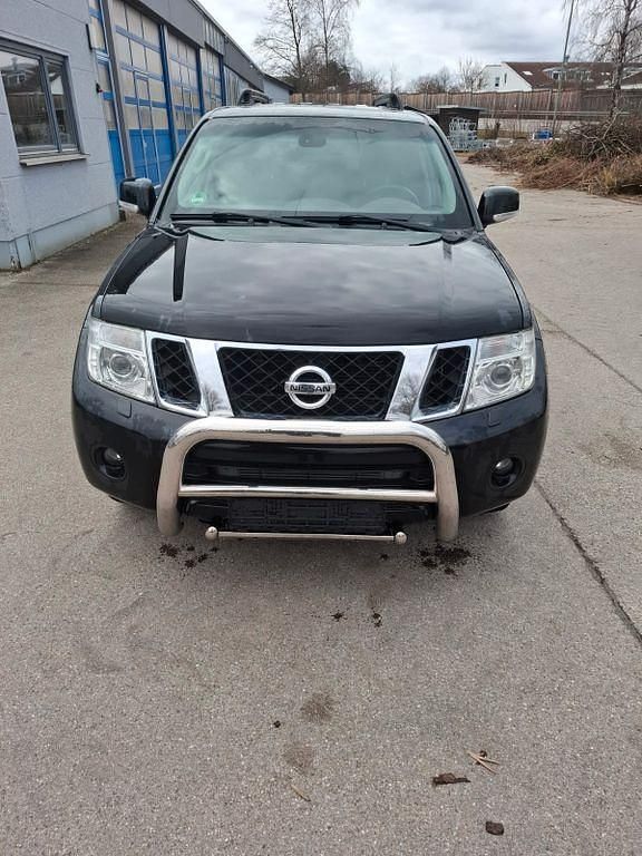 Schwarz Gebraucht 2010 Nissan Pathfinder SUV | 11.300 € (Fairer Preis) - Bild 1/2