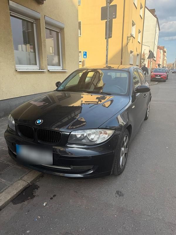 Gebraucht BMW 116 122 PS (89 kW) 2009 Schwarz Kleinwagen