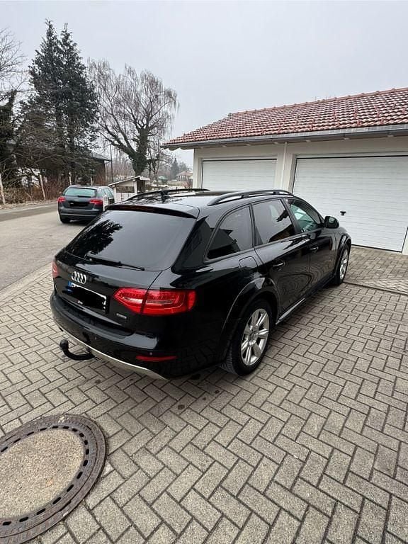 Gebraucht Audi A4 Allroad 177 PS (130 kW) 2015 Schwarz Kombi