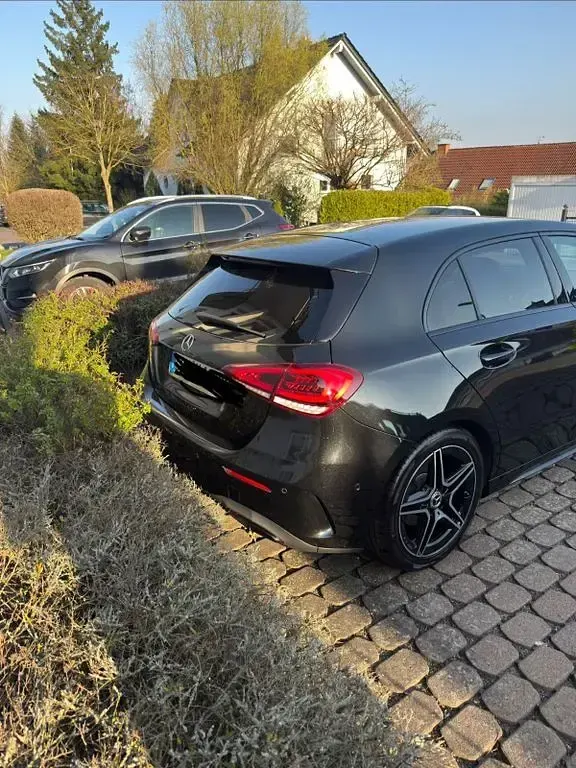 Gebraucht Mercedes A200 AMG line 163 PS (119 kW) 2019 Schwarz Limousine