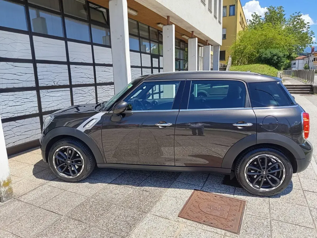 Gebraucht Mini Cooper D 111 PS (81 kW) 2014 Schwarz Kleinwagen