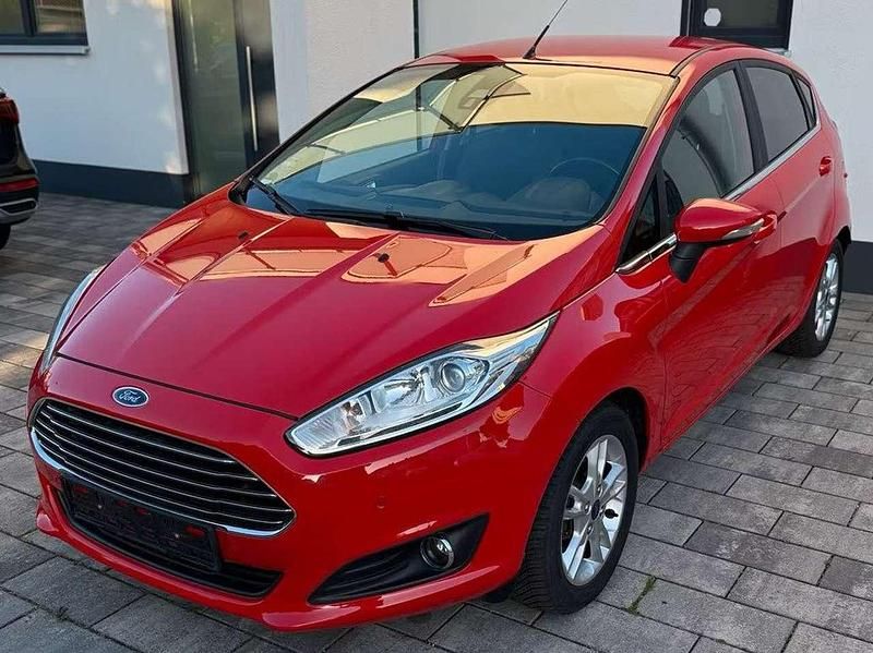 Rot Gebraucht 2016 Ford Fiesta Titanium Kleinwagen | 8.500 € - Bild 1/4