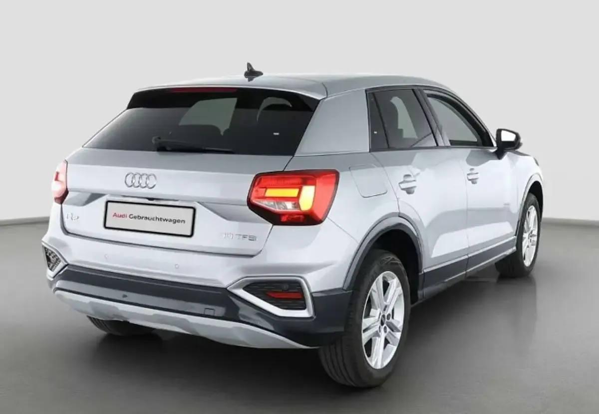 Gebraucht Audi Q2 Advanced Plus 116 PS (85 kW) 2025 Florettsilber metallic SUV