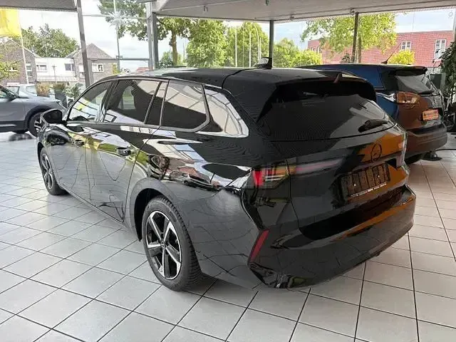 Gebraucht Opel Astra 131 PS (96 kW) 2024 Karbonschwarz metallic (metallic) Kleinwagen