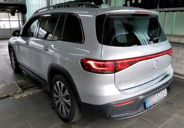 Gebraucht Mercedes EQB250 Progressive 139 kW (190 PS) 2023 Silber SUV