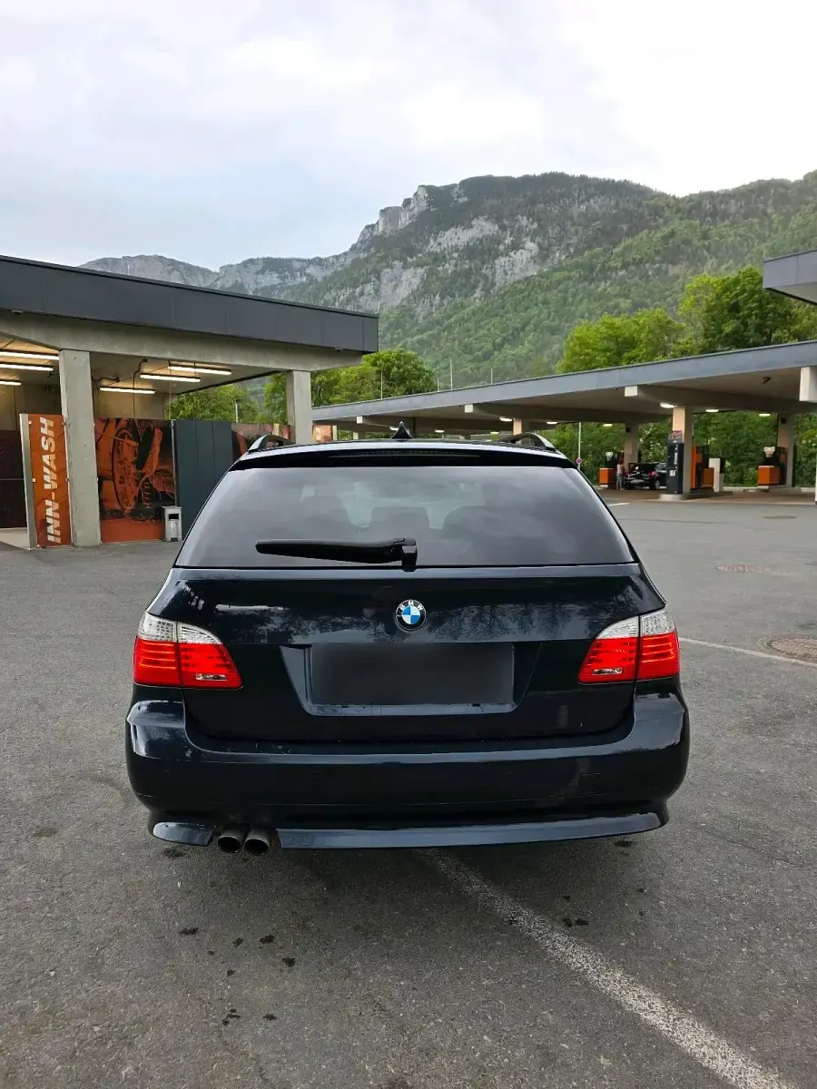 Gebraucht BMW 530 235 PS (172 kW) 2009 Blau Kombi