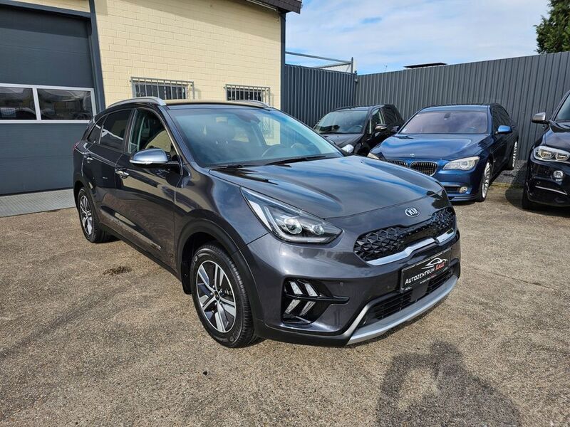Grau Gebraucht 2020 Kia Niro Spirit SUV | 25.690 € (Teuer) - Bild 1/4