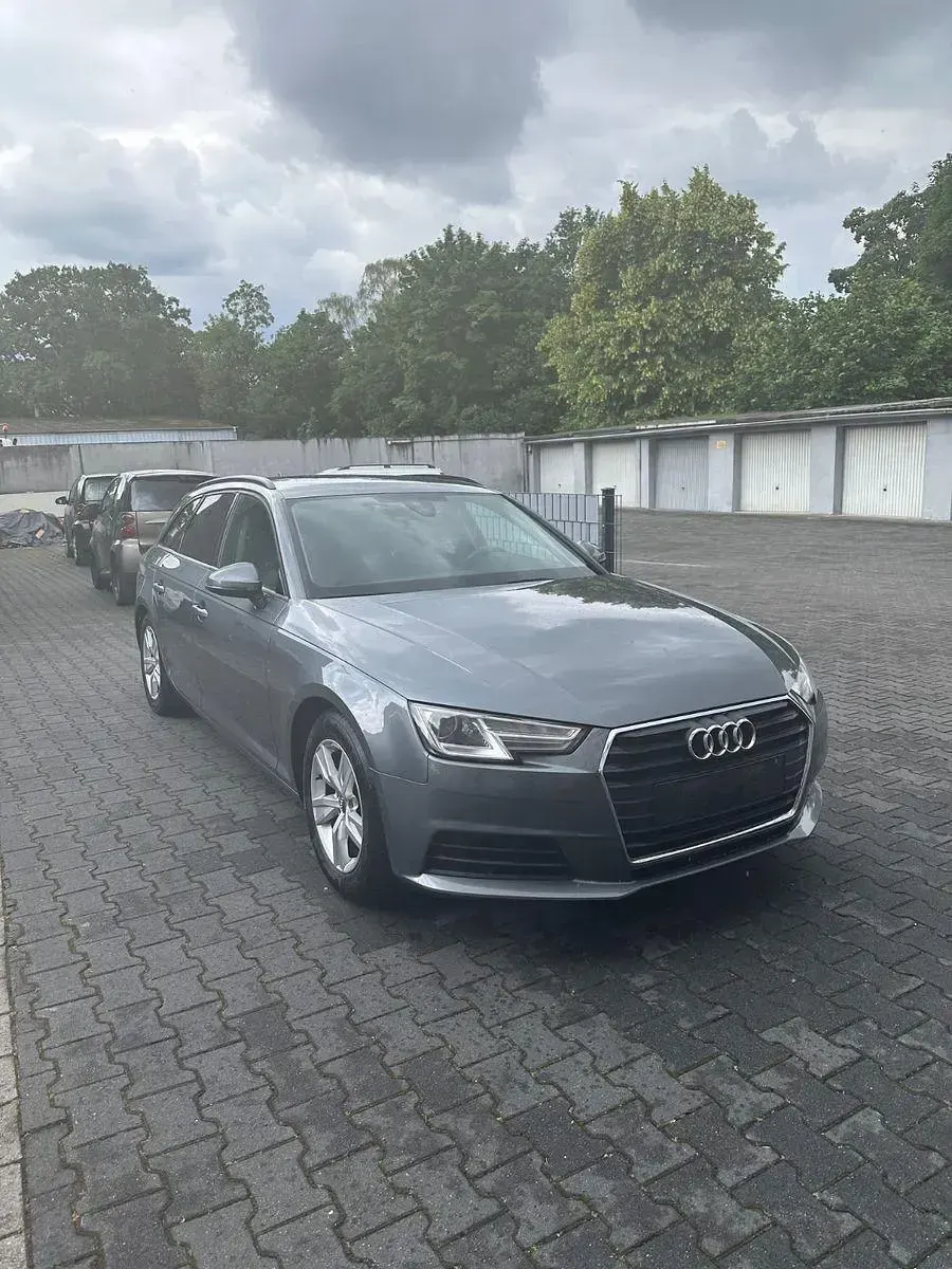 Gebraucht Audi A4 Design 150 PS (110 kW) 2018 Grau Kombi