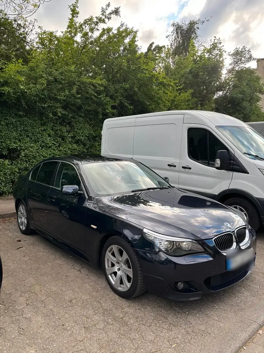 Gebraucht BMW 530 235 PS (172 kW) 2008 Blau Limousine