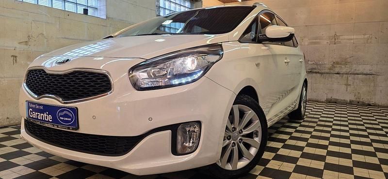 Gebraucht Kia Carens 141 PS (103 kW) 2015 Weiß Van / Kleinbus