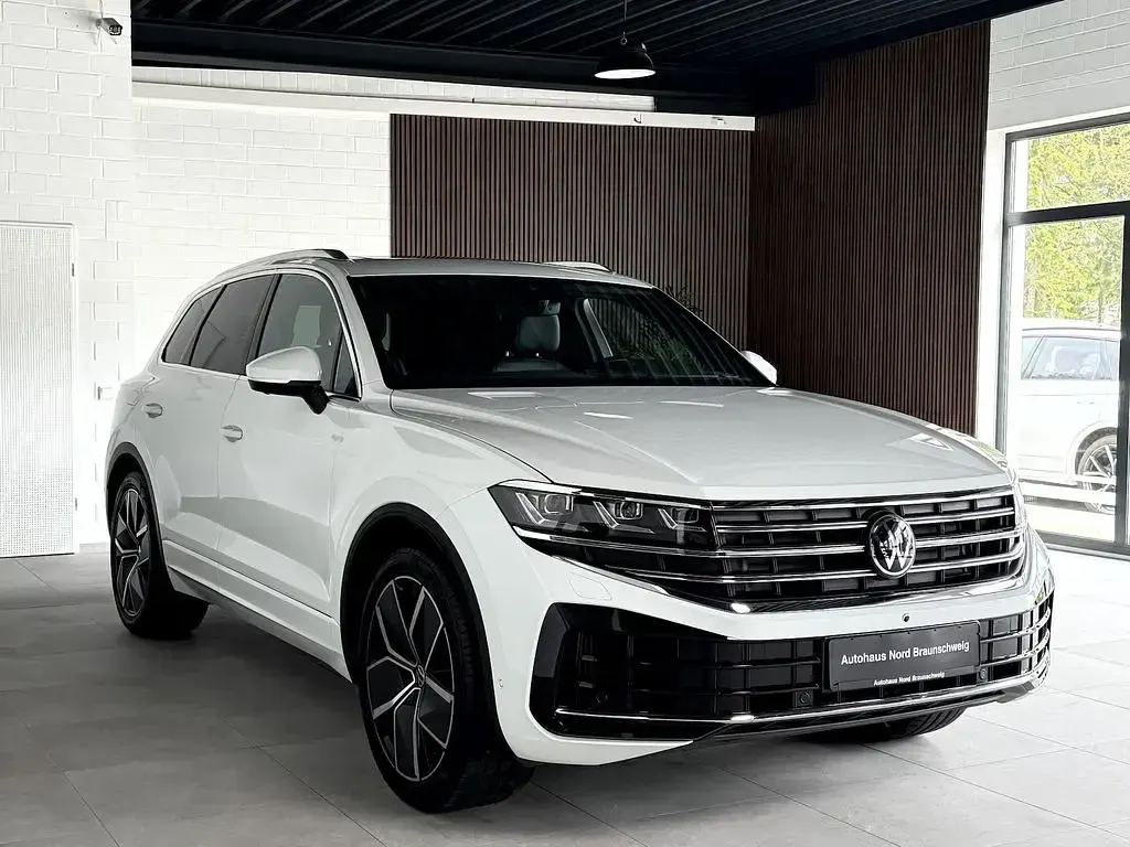 Gebraucht VW Touareg 340 PS (250 kW) 2024 Pure white SUV