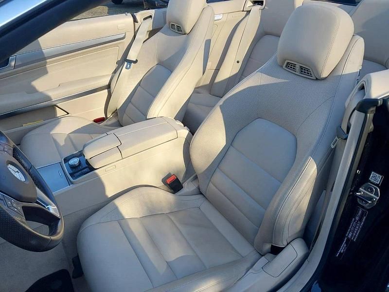 Gebraucht Mercedes E220 170 PS (125 kW) 2014 Schwarz Cabrio