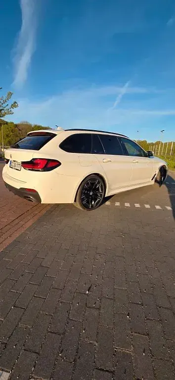 Gebraucht BMW 530 Performance 286 PS (210 kW) 2022 Weiß Kombi