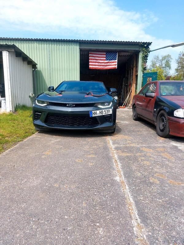 Grau Gebraucht 2017 Chevrolet Camaro Coupé | 38.999 € (Guter Preis) - Bild 1/4