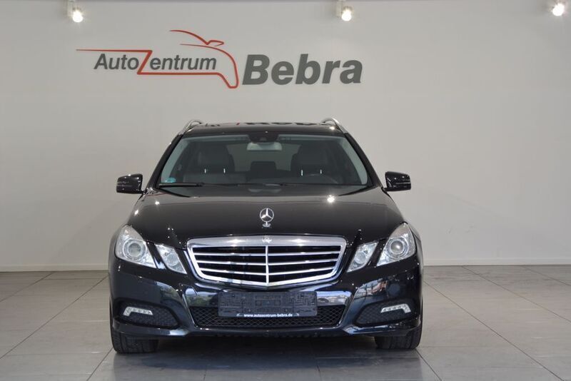 Gebraucht Mercedes E250 204 PS (150 kW) 2011 Schwarz Kombi
