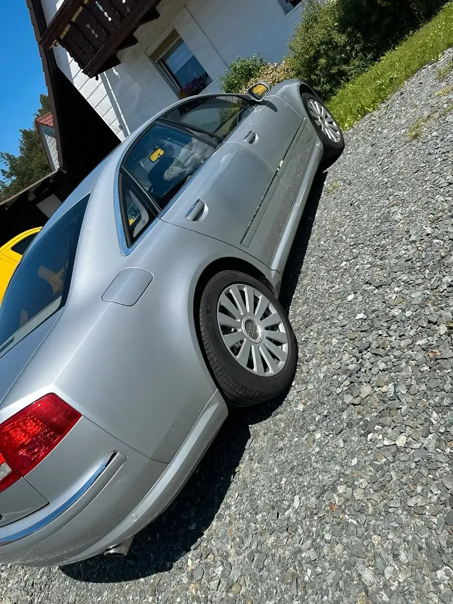 Gebraucht Audi A8 334 PS (245 kW) 2003 Silber Limousine