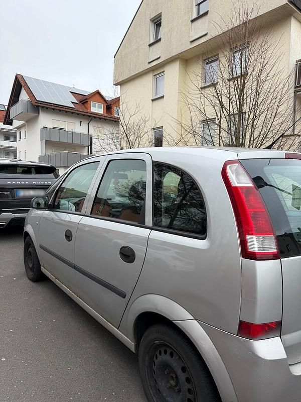 Gebraucht Opel Meriva 90 PS (66 kW) 2004 Silber Van / Kleinbus