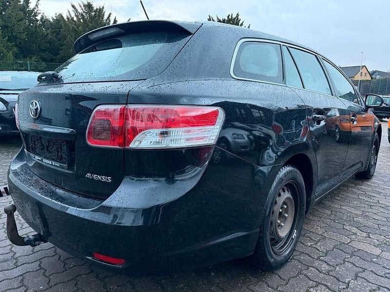 Gebraucht Toyota Avensis 147 PS (108 kW) 2011 Schwarz Kombi
