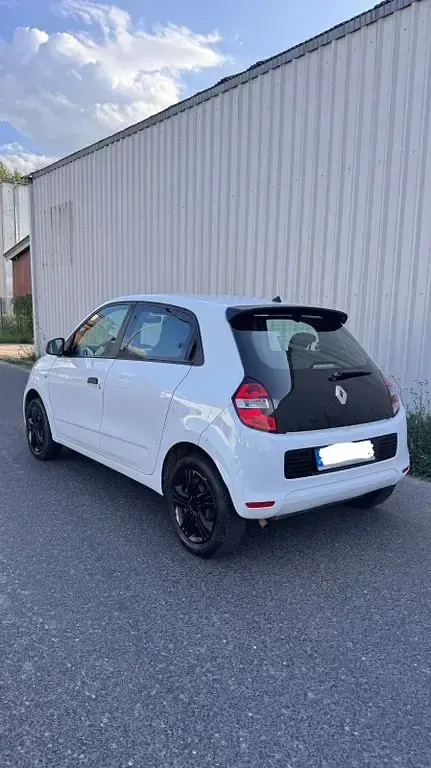 Gebraucht Renault Twingo Experience 69 PS (50 kW) 2016 Weiß Kleinwagen