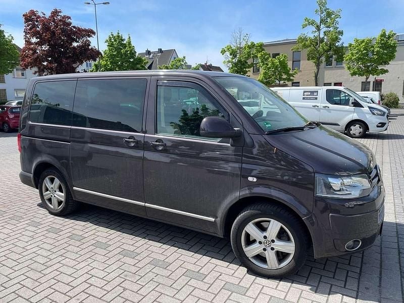 Gebraucht VW Multivan Highline 179 PS (131 kW) 2015 Braun Van / Kleinbus