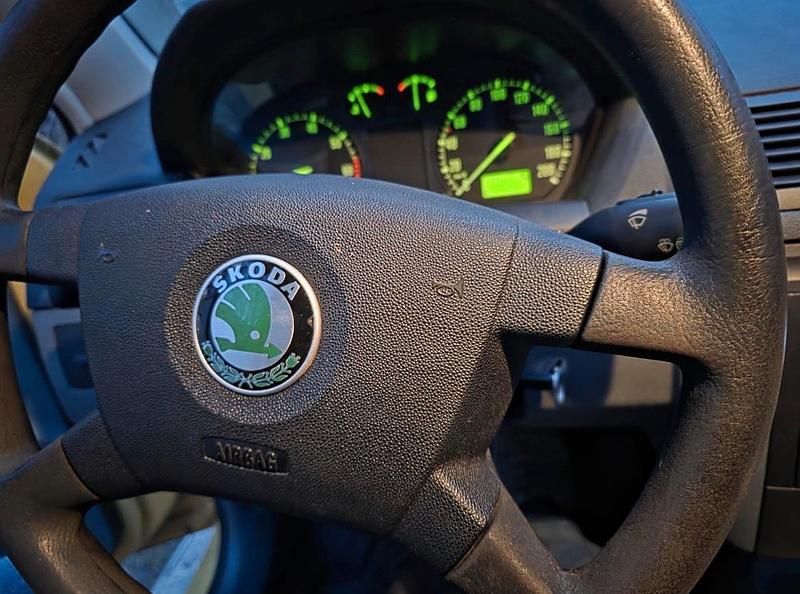 Gebraucht Skoda Fabia 54 PS (39 kW) 2003 Gelb Limousine