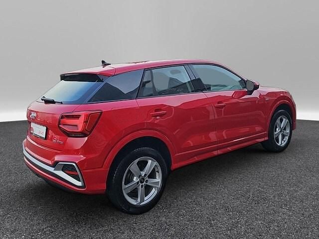 Gebraucht Audi Q2 Ambiente 150 PS (110 kW) 2021 Tangorot metallic SUV
