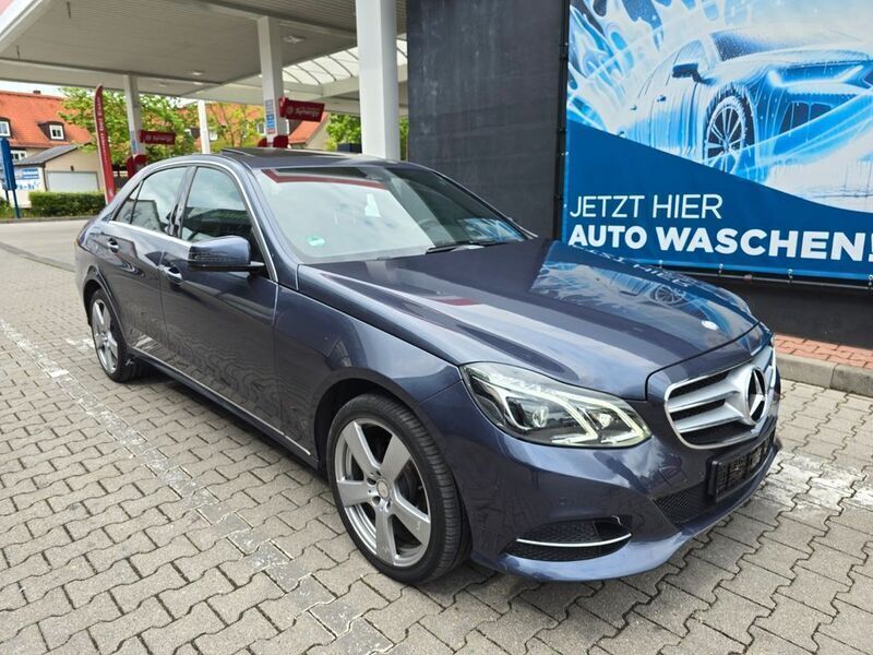 Blau Gebraucht 2014 Mercedes E200 Limousine | 13.950 € (Superpreis) - Bild 1/4