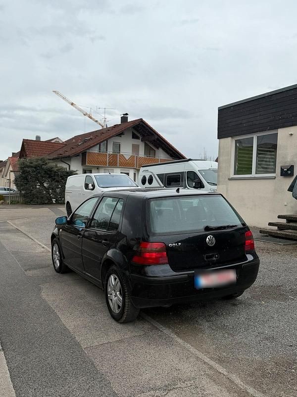 Gebraucht VW Golf IV 105 PS (77 kW) 2002 Schwarz Kleinwagen