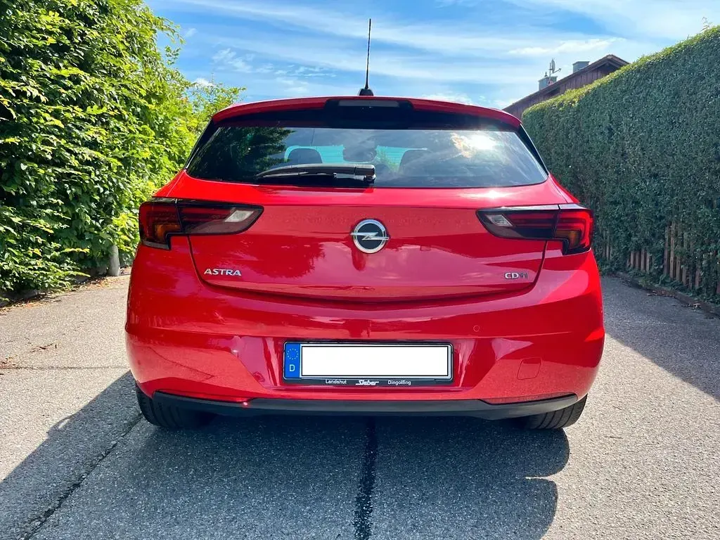 Gebraucht Opel Astra Dynamic 110 PS (80 kW) 2016 Rot Limousine