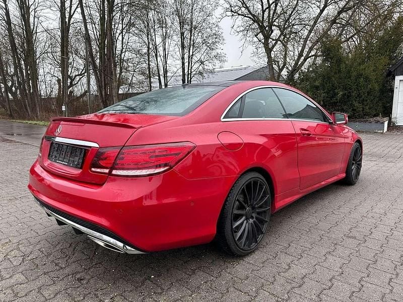 Gebraucht Mercedes E200 Sport Edition 184 PS (135 kW) 2015 Rot Coupé