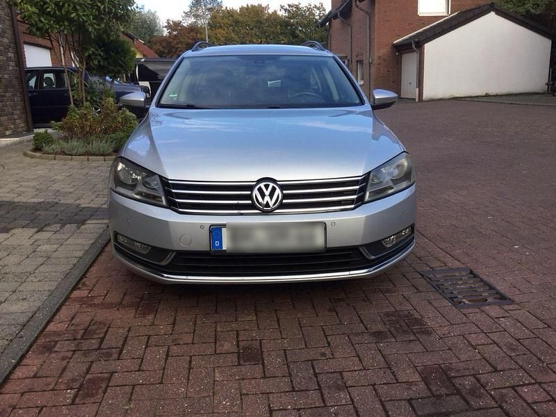 Gebraucht VW Passat 140 PS (102 kW) 2011 Silber Kombi