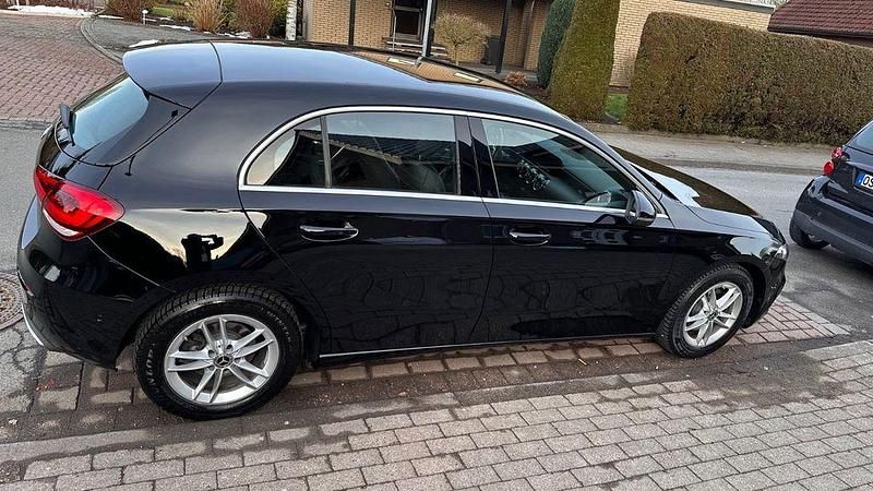 Gebraucht Mercedes A180 Progressive 116 PS (85 kW) 2018 Schwarz Limousine
