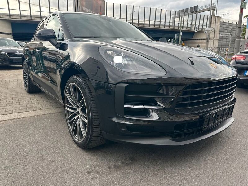 Schwarz Gebraucht 2019 Porsche Macan Turbo SUV | 33.900 € (Fairer Preis) - Bild 1/4