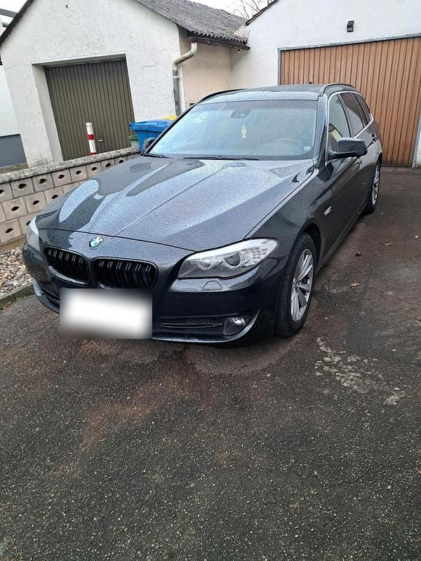 Gebraucht BMW 520 190 PS (139 kW) 2012 Grau Kombi