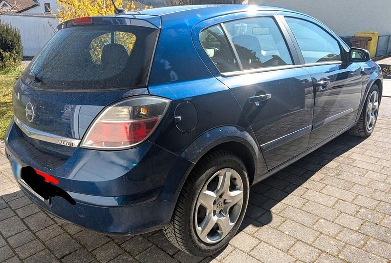 Gebraucht Opel Astra Edition 125 PS (91 kW) 2008 Blau Limousine