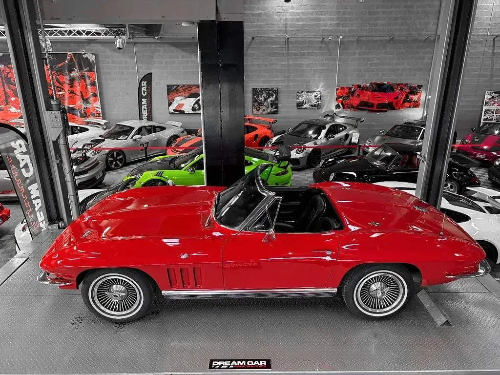 Second-hand Corvette Stingray 300 CP (220 kW) 1966 Roșu Cabrio
