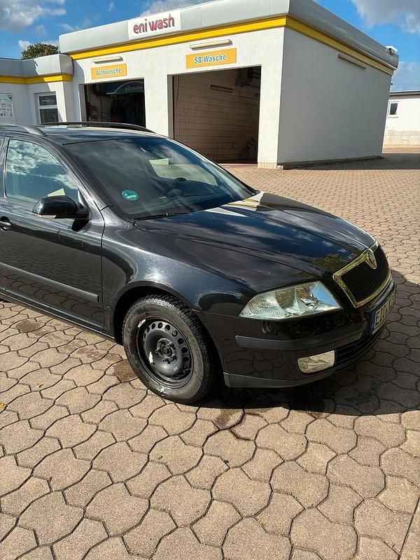 Schwarz Gebraucht 2006 Skoda Octavia Kombi | 3.250 € (Teuer) - Bild 1/4