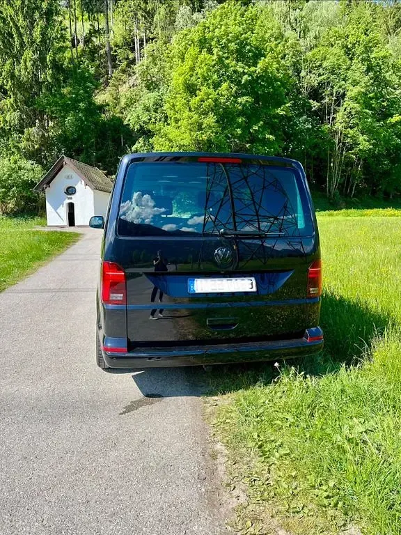 Gebraucht VW Multivan 204 PS (150 kW) 2023 Schwarz Van / Kleinbus