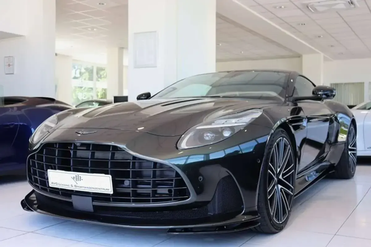 Gebraucht Aston Martin DB12 680 PS (500 kW) 2025 Grün Coupé