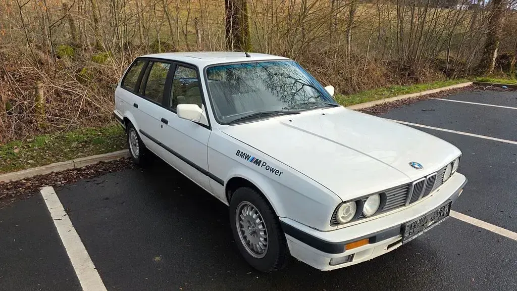 Gebraucht BMW 318 116 PS (85 kW) 1991 Weiß Kombi