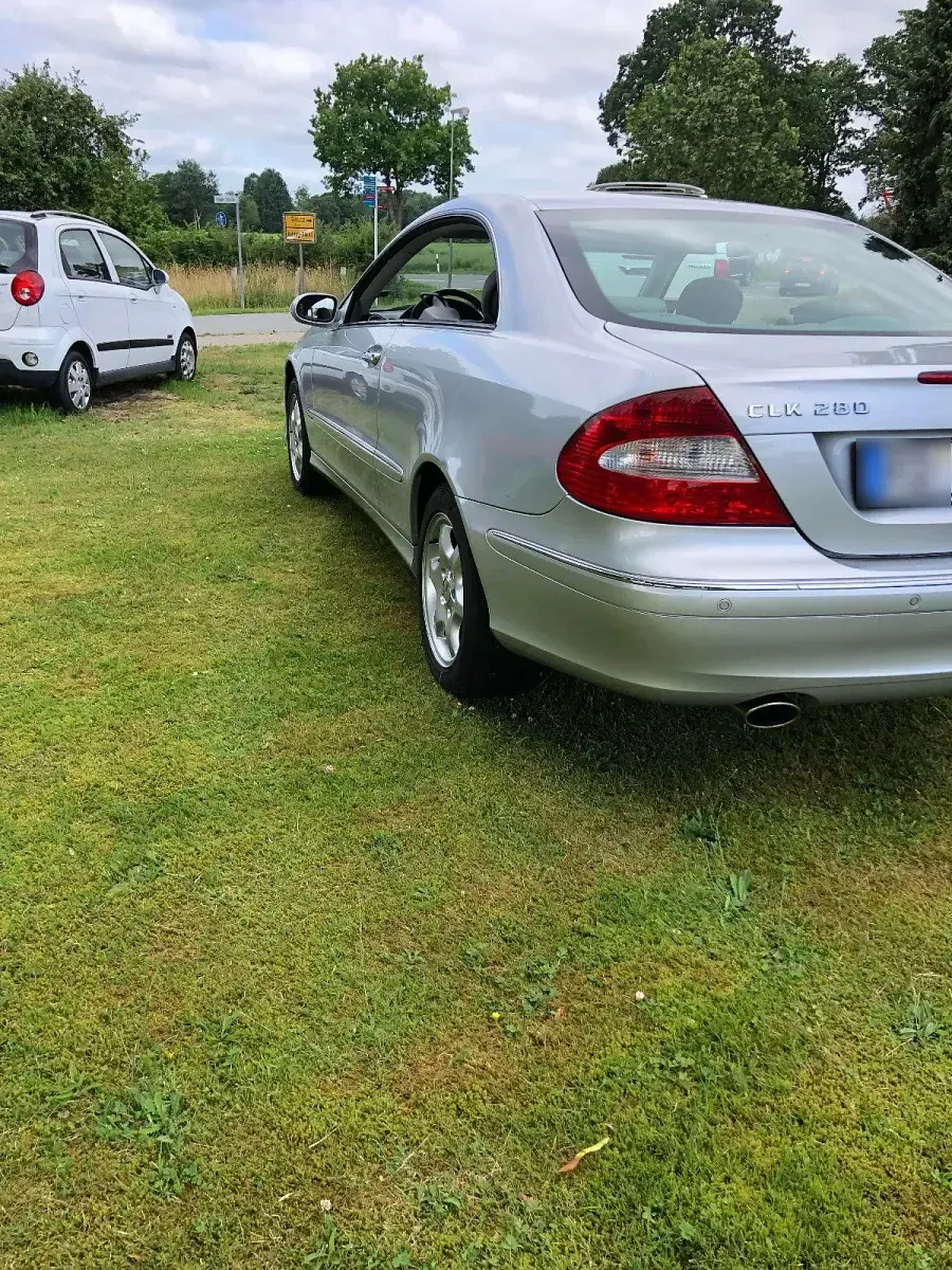 Gebraucht Mercedes CLK280 231 PS (169 kW) 2005 Silber Coupé
