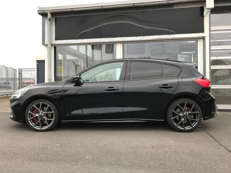 Gebraucht Ford Focus ST 280 PS (205 kW) 2019 Iridiumschwarz metallic Limousine