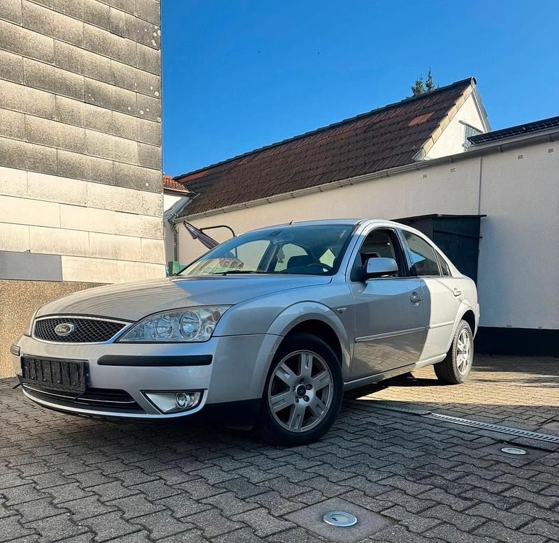 Gebraucht Ford Mondeo 110 PS (80 kW) 2003 Grau Coupé